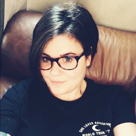 Meet your Posher, Natasha - Picture 2 of 2